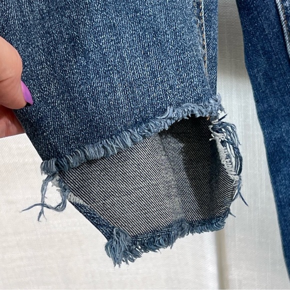 Maurice’s High Rise Button Fly Cropped Ankle Raw Hem Distressed Jeans Sz 10 - Picture 8 of 16